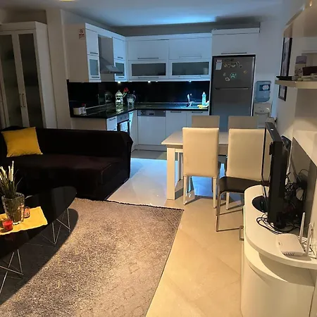Denize Sifir Guenluek Kiralik Daire * Alanya